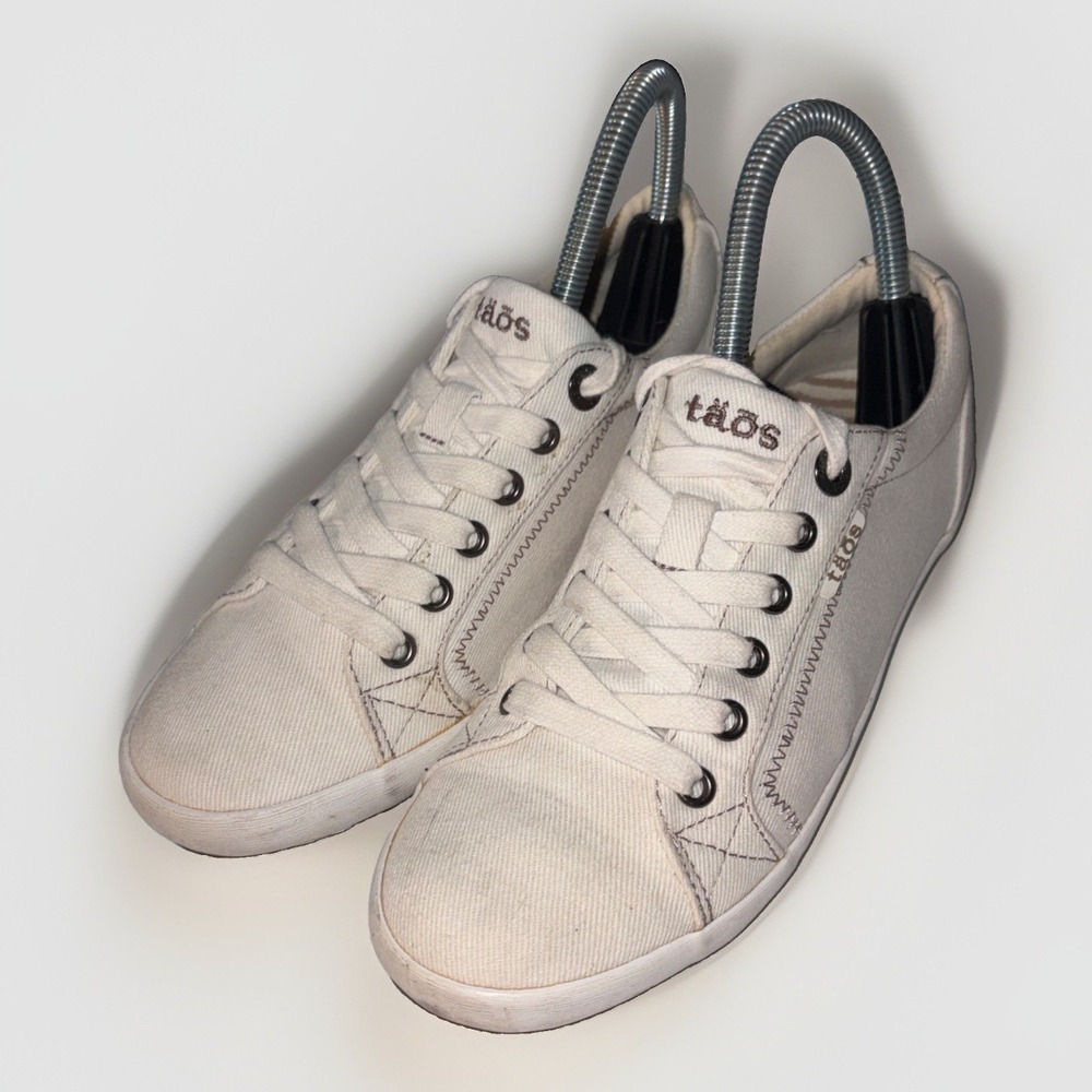 Womens White Taos Moc Star 2 Canvas Casual Sneakers‎ Womens Size 7